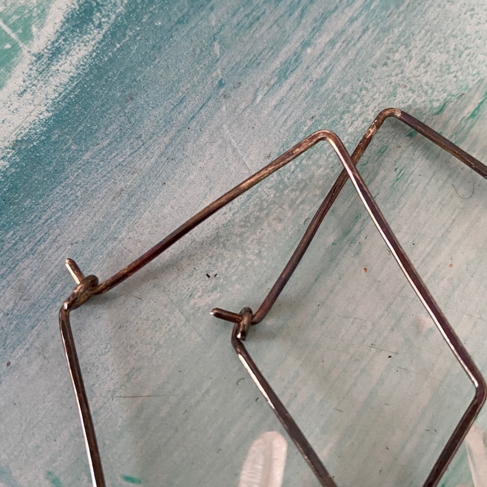 MINT | Geode Earring - Picture 2 of 3
